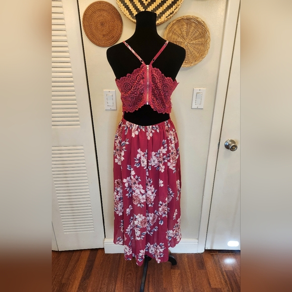 LAST ONE! High-low Floral Dress With Lace Back - Picture 9 of 11